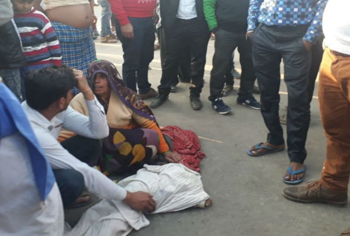 mother daughter crushed to death by truck on agra delhi highway