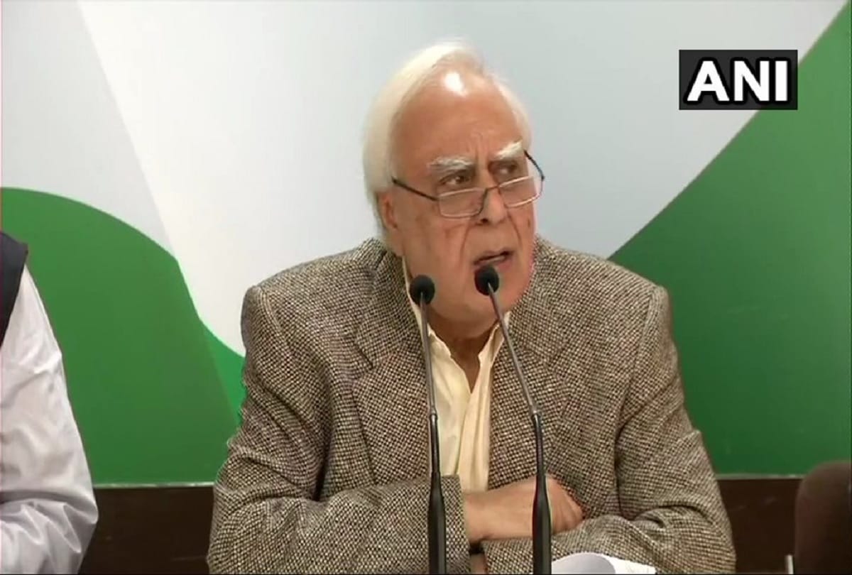 Congress lashes out on Modi government for taking Demonetisation decision
