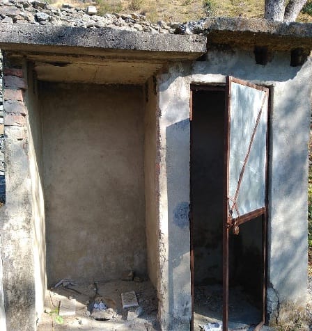 Congratulation message sent to the families without toilets
