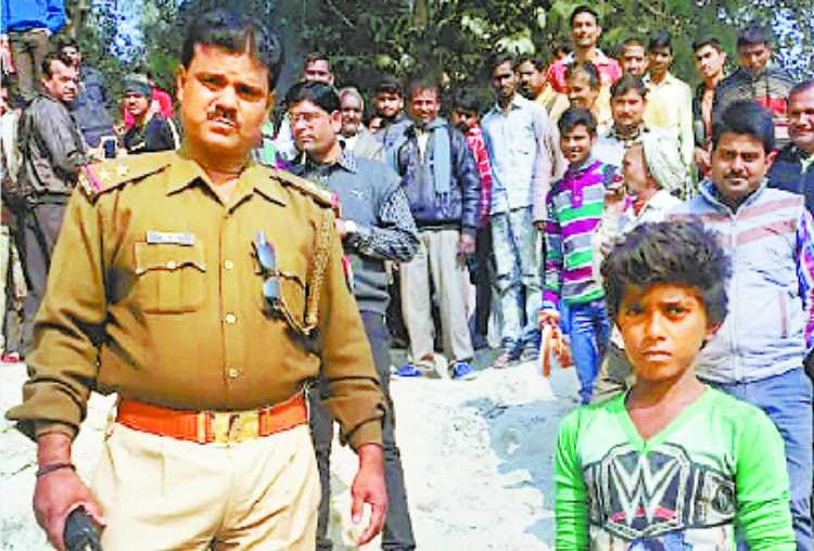 13 year old boy saved lady in sultanpur