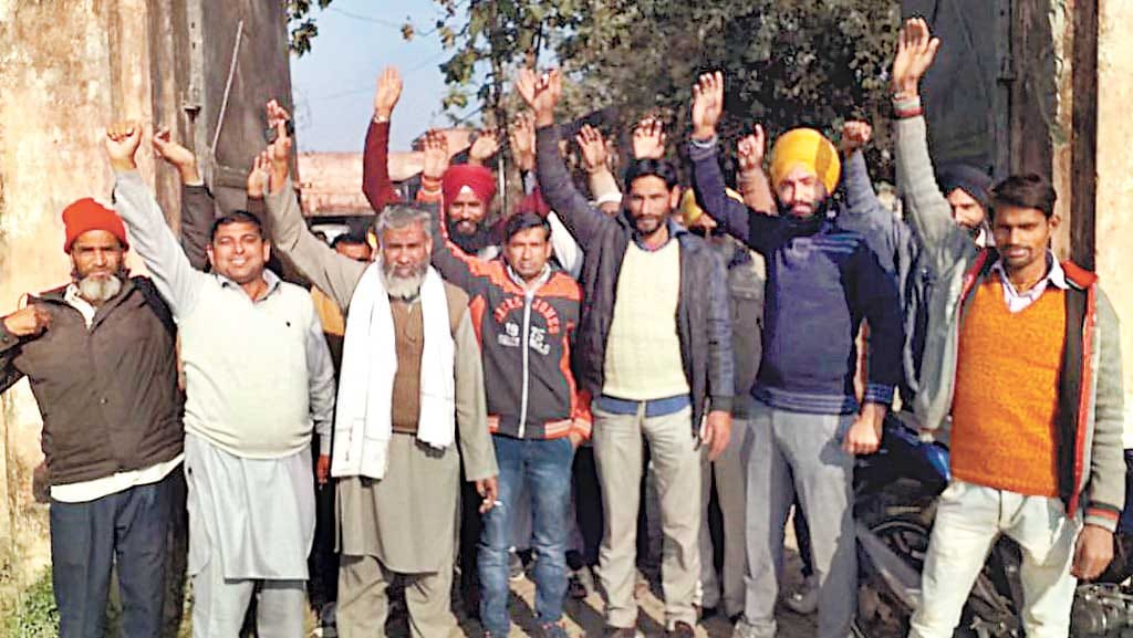 protest of farmers in swar