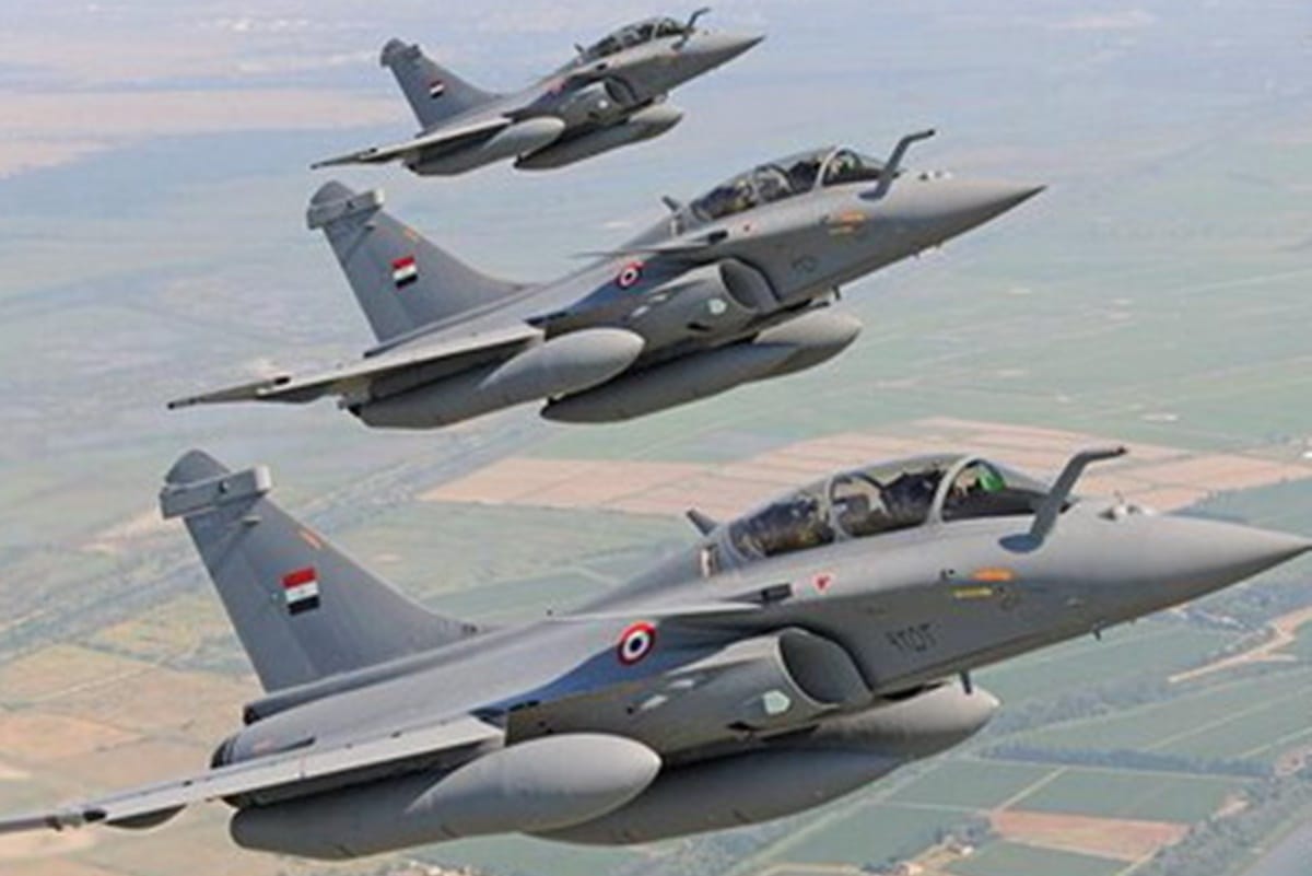 Answer found of who is providing info about rafale to Rahul Gandhi