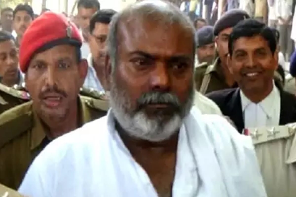 Bihar government pension Lalu yadav, rajballabh yadav, prabhunath singh, anand mohan singh pension