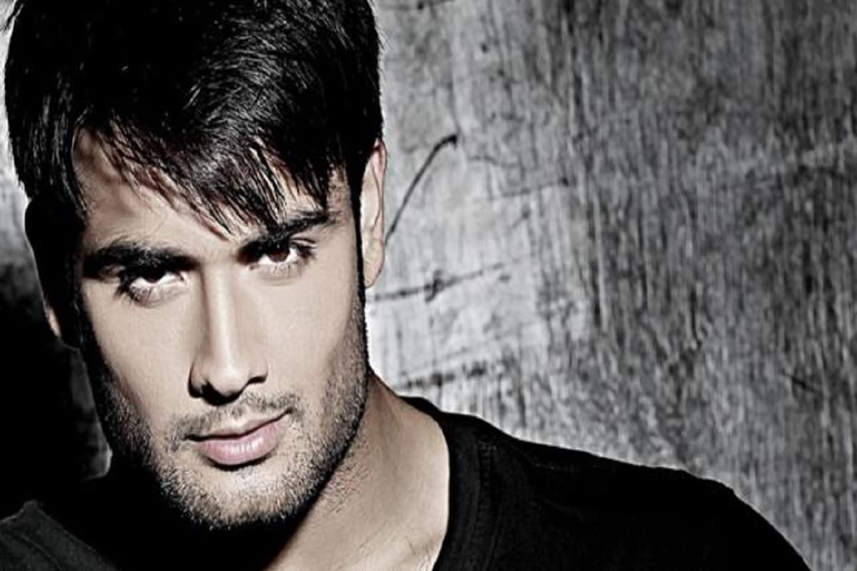 Vivian Dsena appealed to people keep camera home before helping the poor