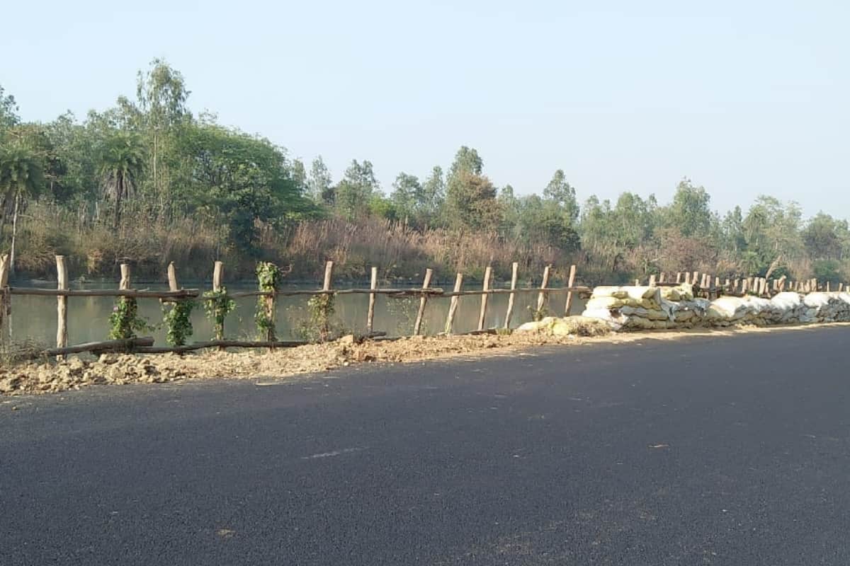 bloody canal of death in Meerut has taken several life, again two cars sank