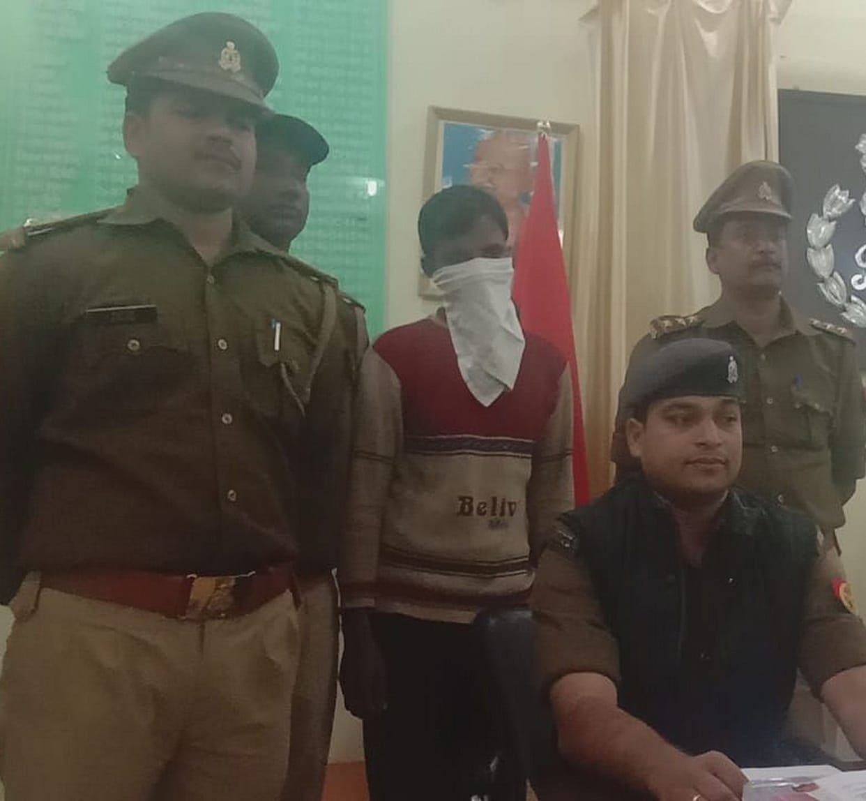 चोरों का सरगना माल सहित पकड़ा गया