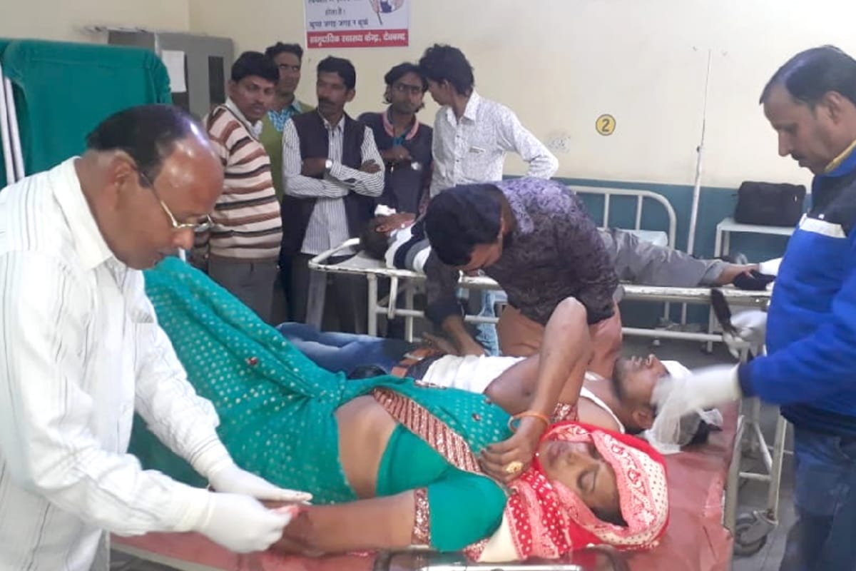 Three injured in a road accident including a women near the Hindon river  Deoband