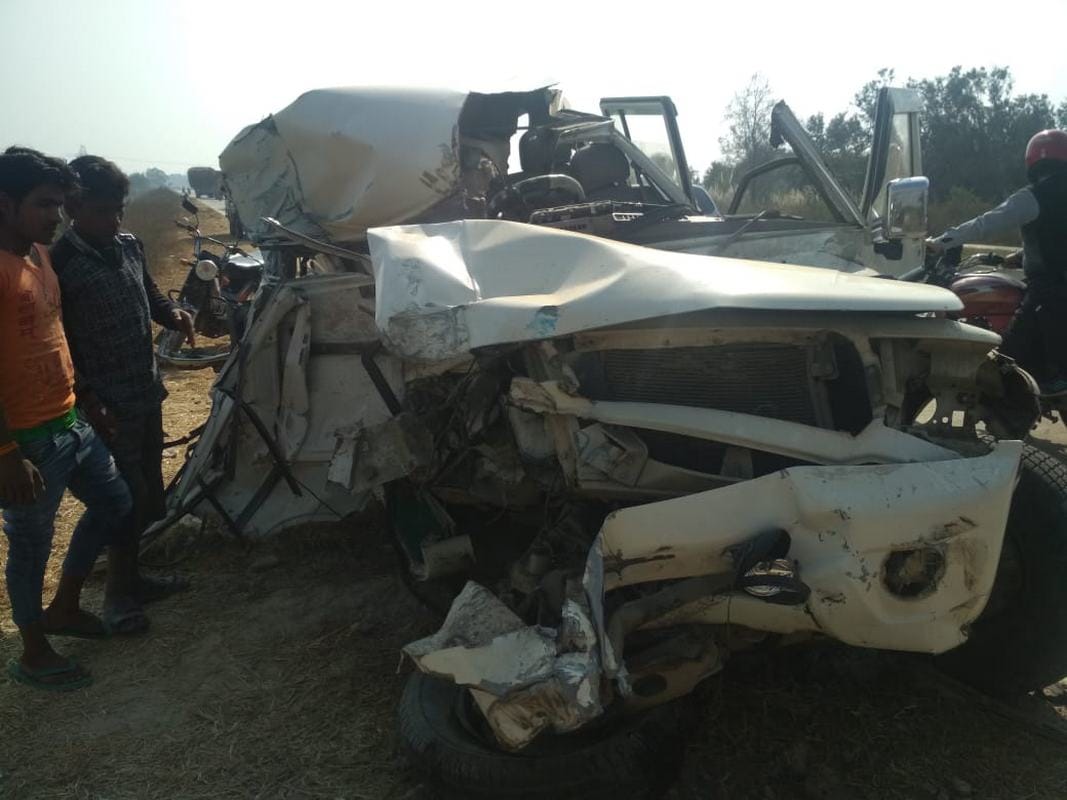 bolero hit dumper at azamgarh two killed
