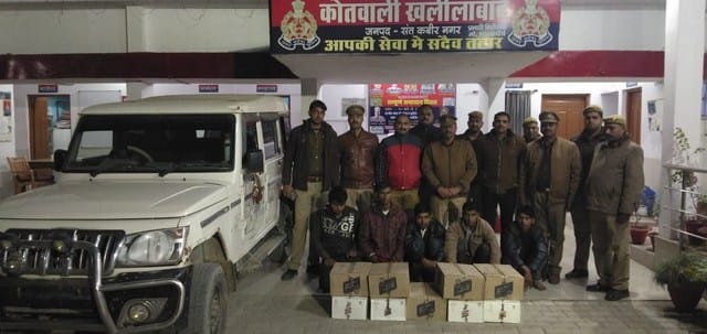 Bihar was taking liquor, arrested five smugglers