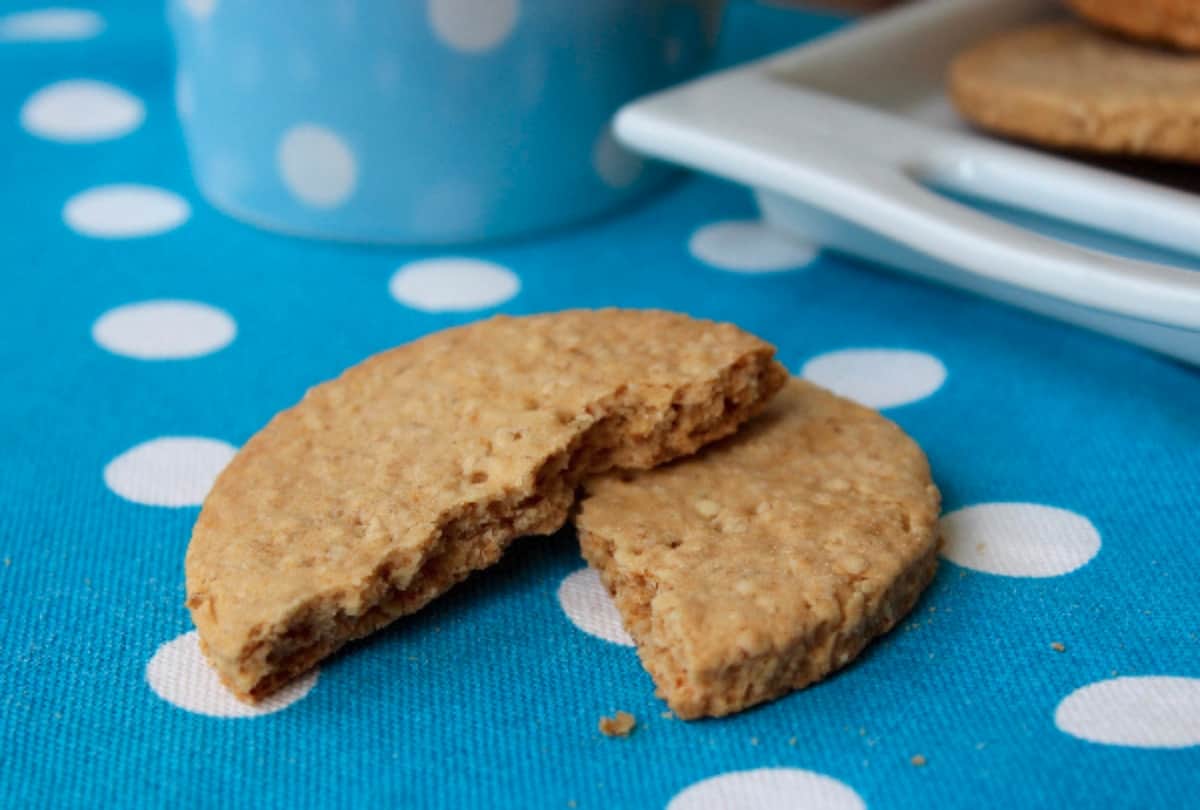 biscuit manufacturing company will be paid salaries of Rs 40 lakh for biscuit taster job