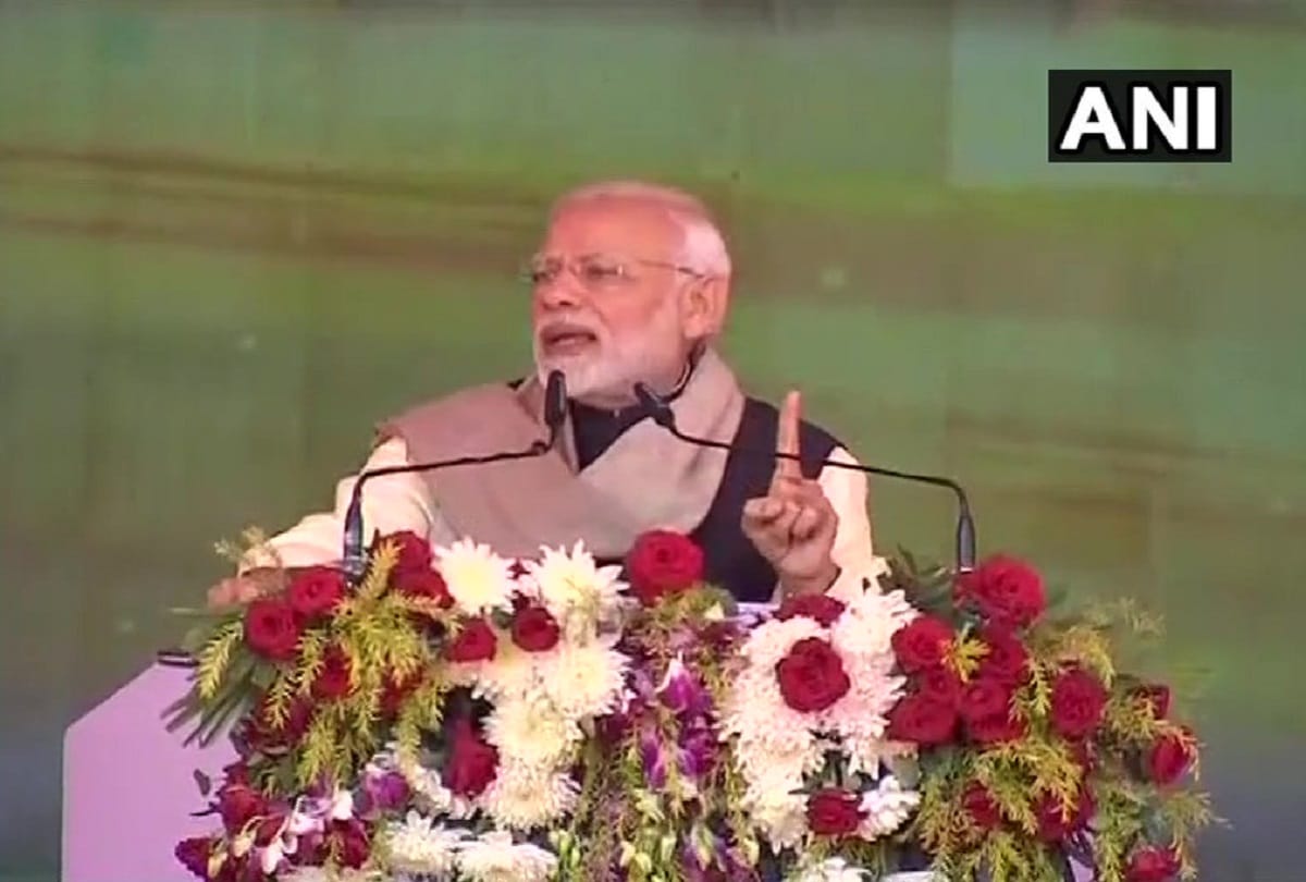 In raibareilly pm praises his govt., fires on congress 