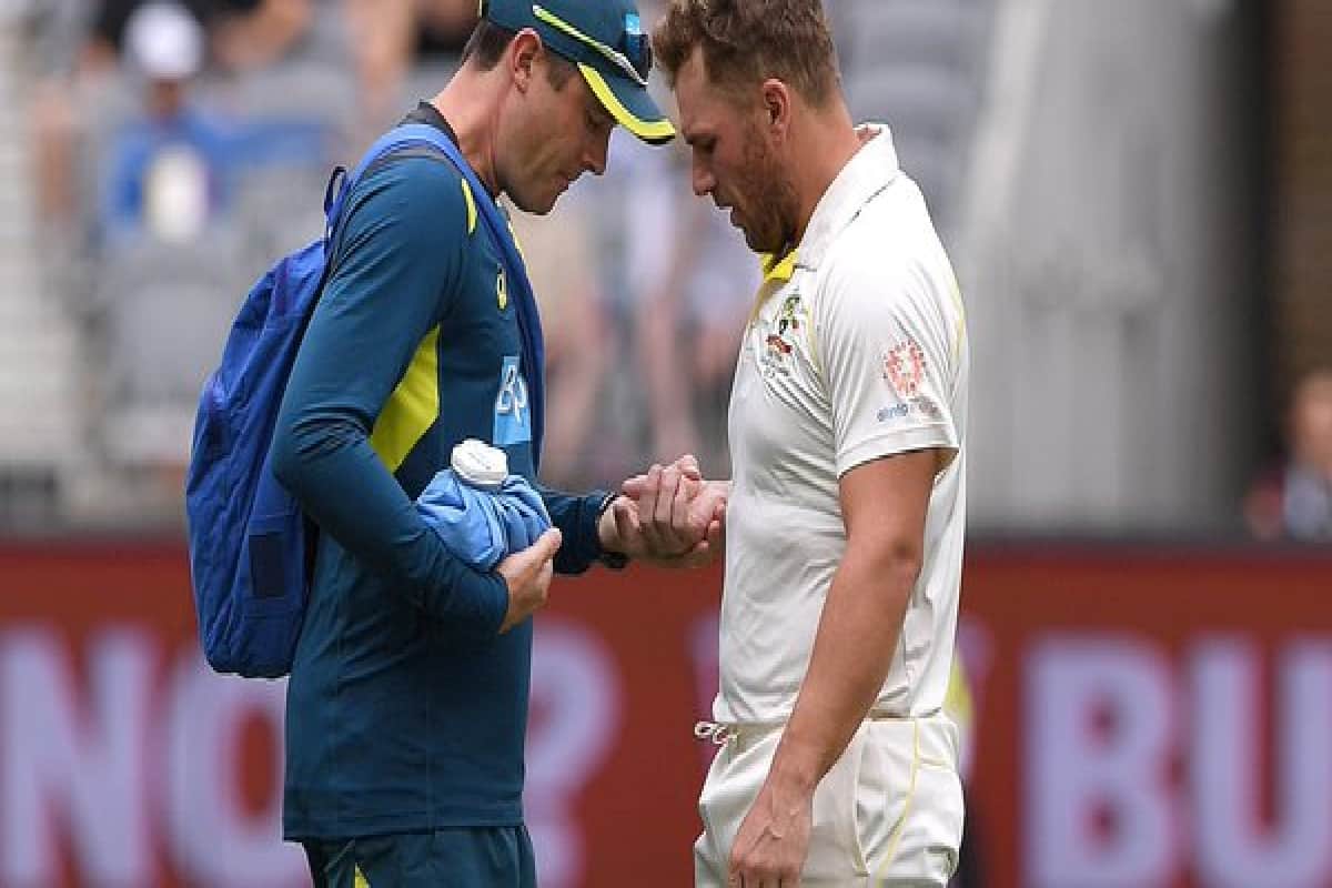 shami and bumrah bowling attack on finch and harris at perth