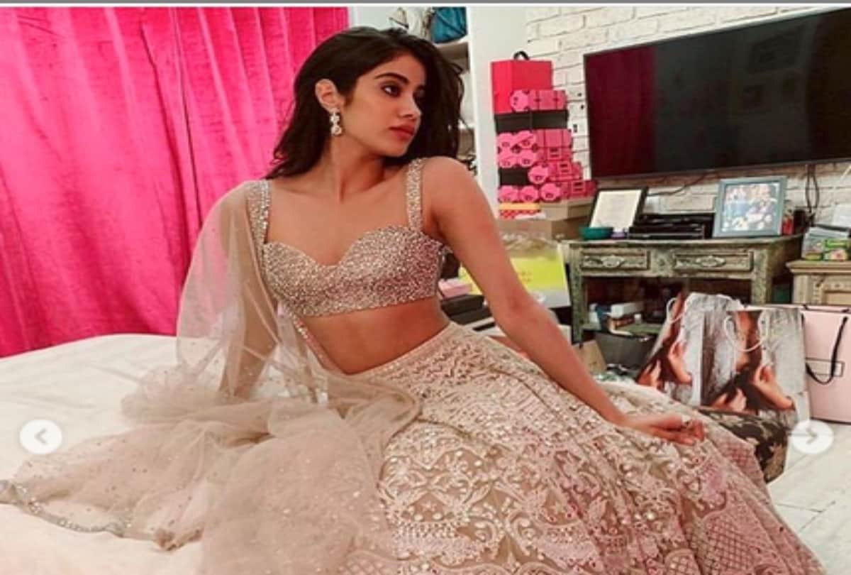 Janhvi Kapoor speaks her mind out on the issue of Nepotism