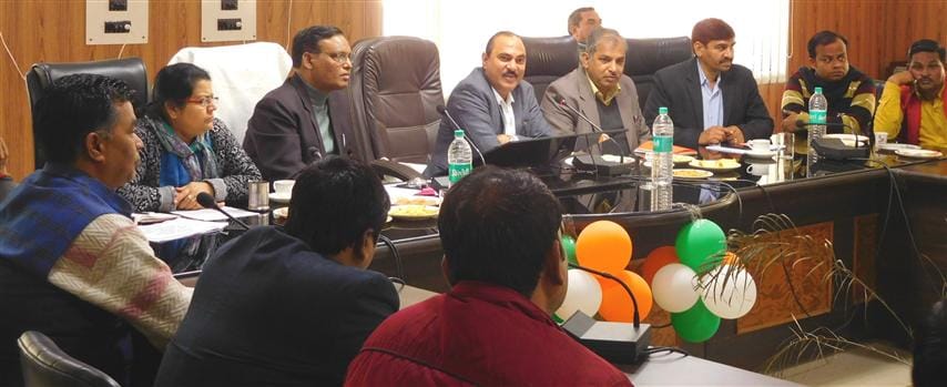 Members of the council question the many works of the municipality