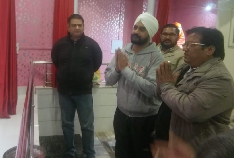 Offensive Statement on Hindu Gods on Facebook, Assistant District Atory Seeks Apology In Temple