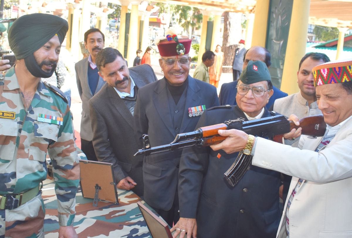 Sikh Regiment exhibits weapon exhibition at Shaheed Memorial on Vijay diwas in dharamshala