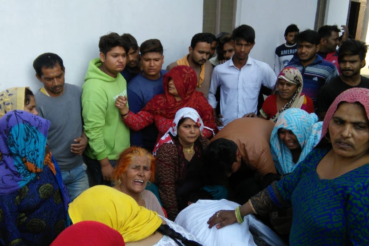 Ashish Gurjar murder: funeral compelete in shobhapur meerut police force deployed