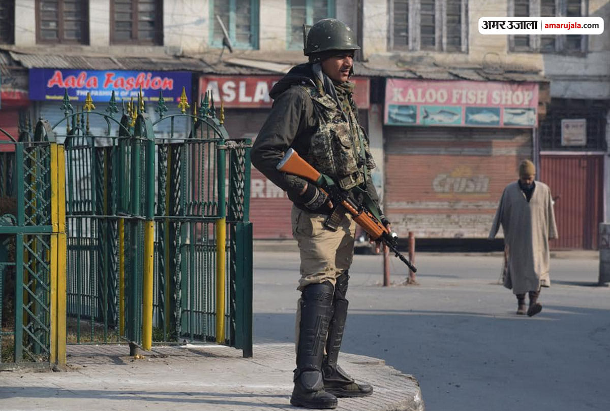 Kashmir Vally called shut down by sepratist leaders Before Hearing On Article 35a