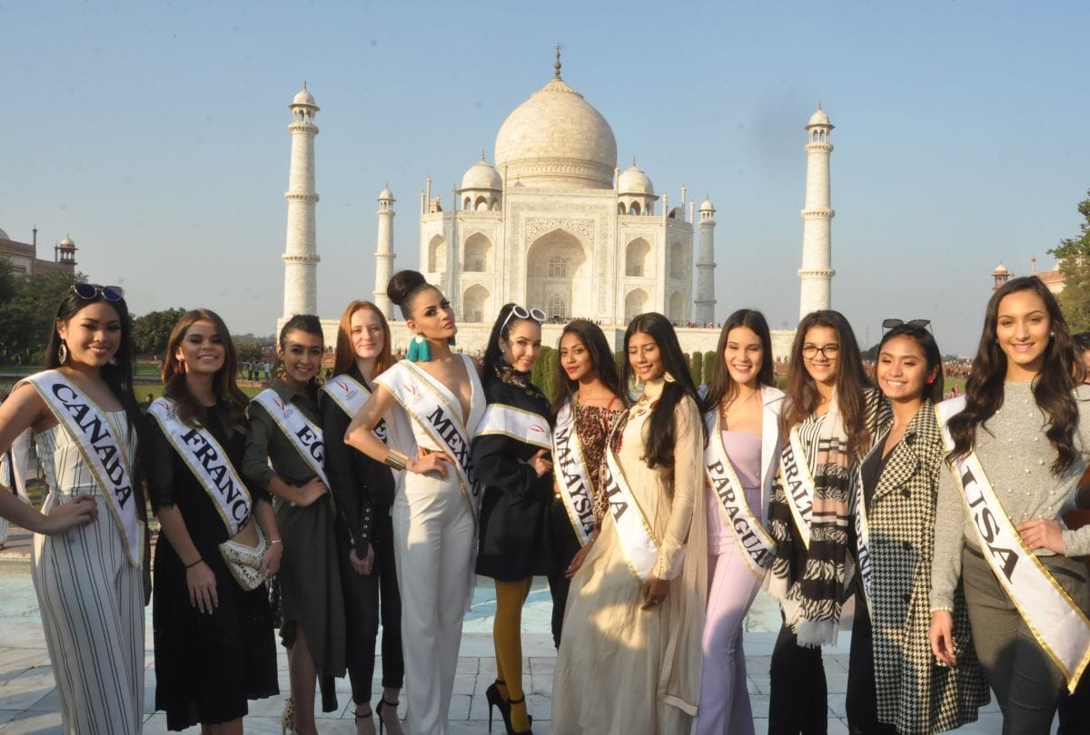 Miss Teen Internationals visits Taj Mahal