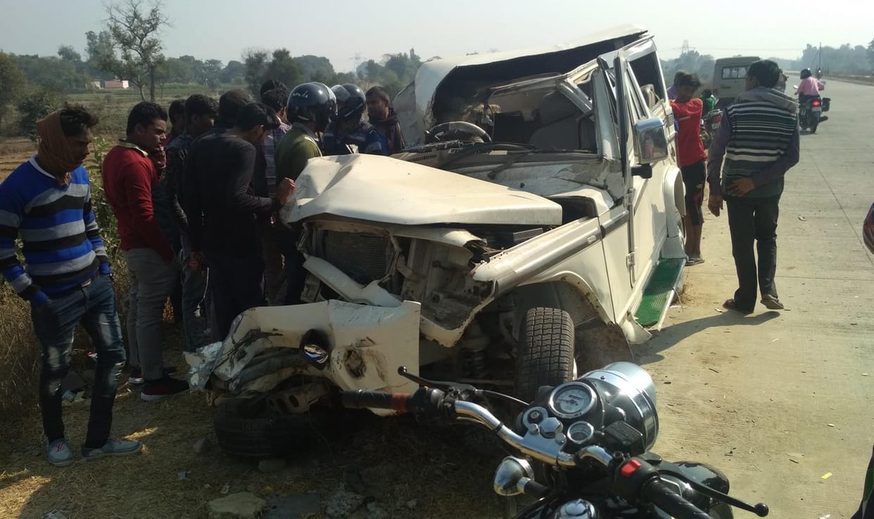 bolero hit dumper at azamgarh two killed