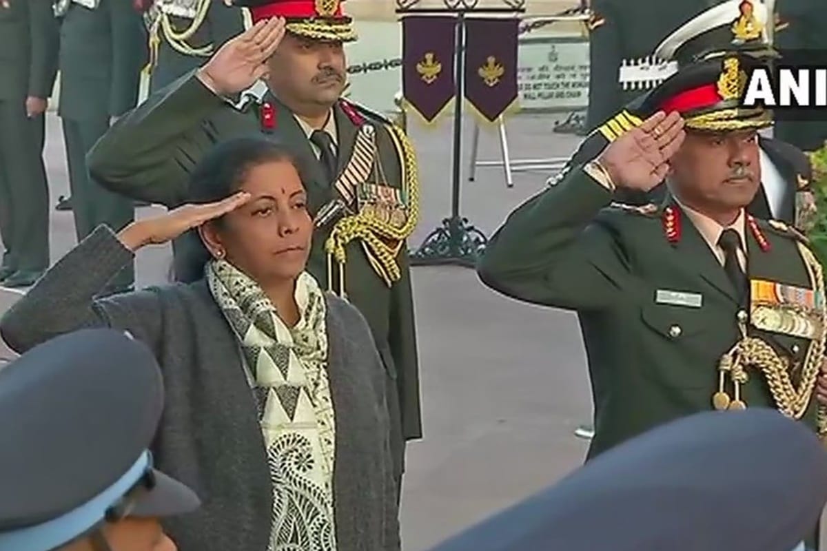 Vijay Diwas: Ramnath Kovind, Narendra Modi and Nirmala Sitharaman paid tribute to martyr soldiers
