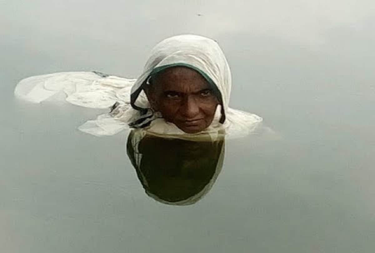 Weird Lady Is battling weird decease Spents her All Day Sitting on a Pond 