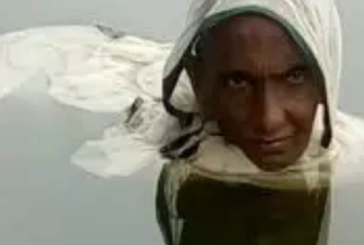 Weird Lady Is battling weird decease Spents her All Day Sitting on a Pond 