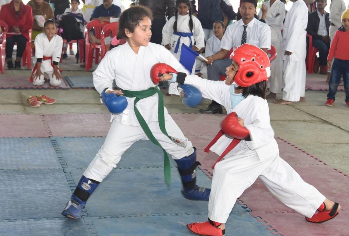 karate sports organised by amar ujala for girls