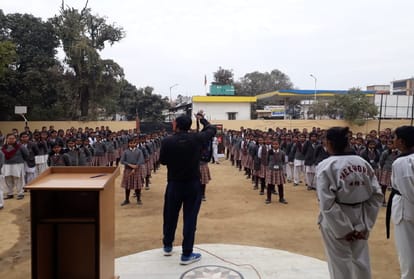 Self defense training given to school girls under Aparajita Abhiyan in deoria