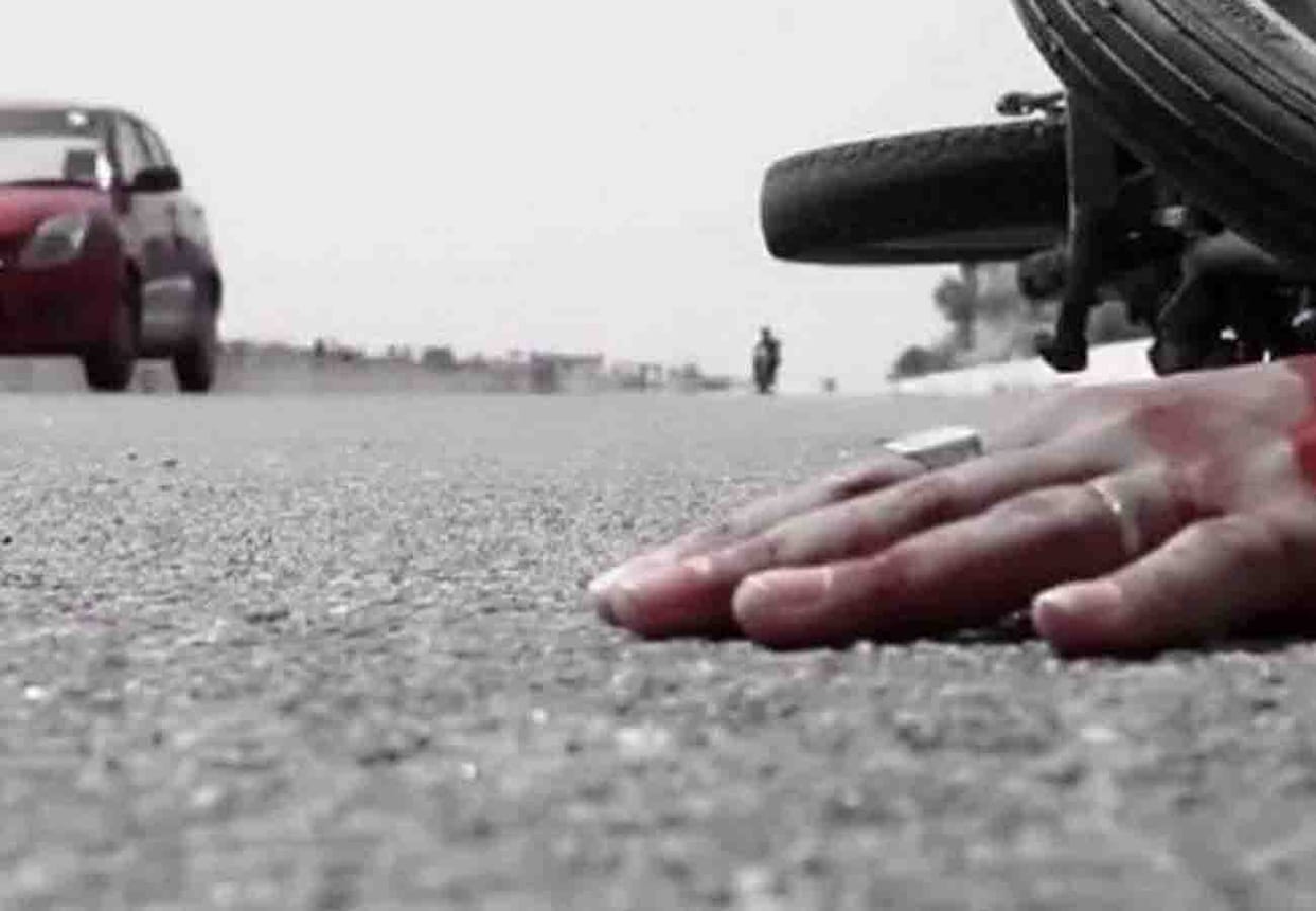 road accident in farrukhabad, two people died