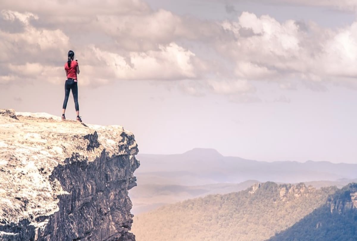 girls best place for travel alone