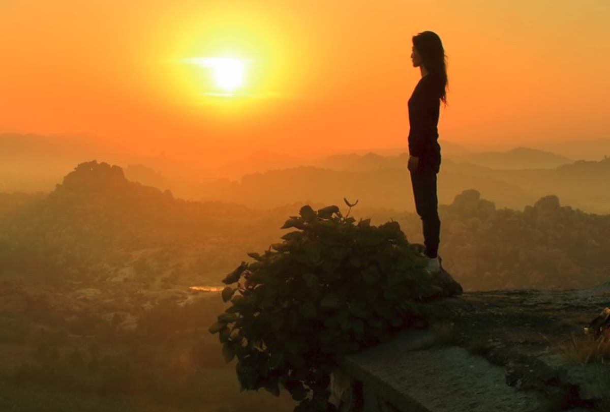 girls best place for travel alone