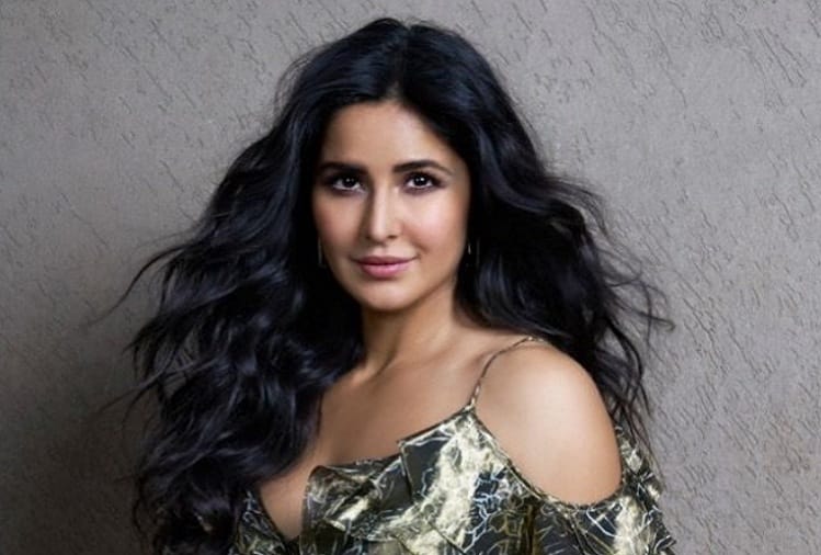 Zero film Katrina Kaif got angry on fans at airport video Viral