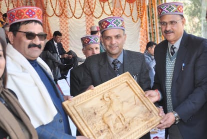 now forest department field staff equipped with modern weapons in himachal