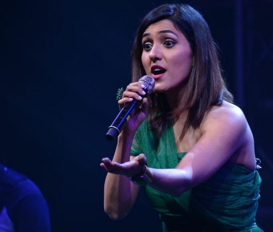 playback singer neeti mohan concert in varanasi