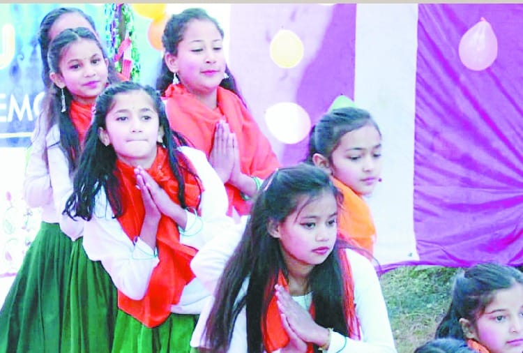 हरिपुर स्कूल में नवाजे होनहार