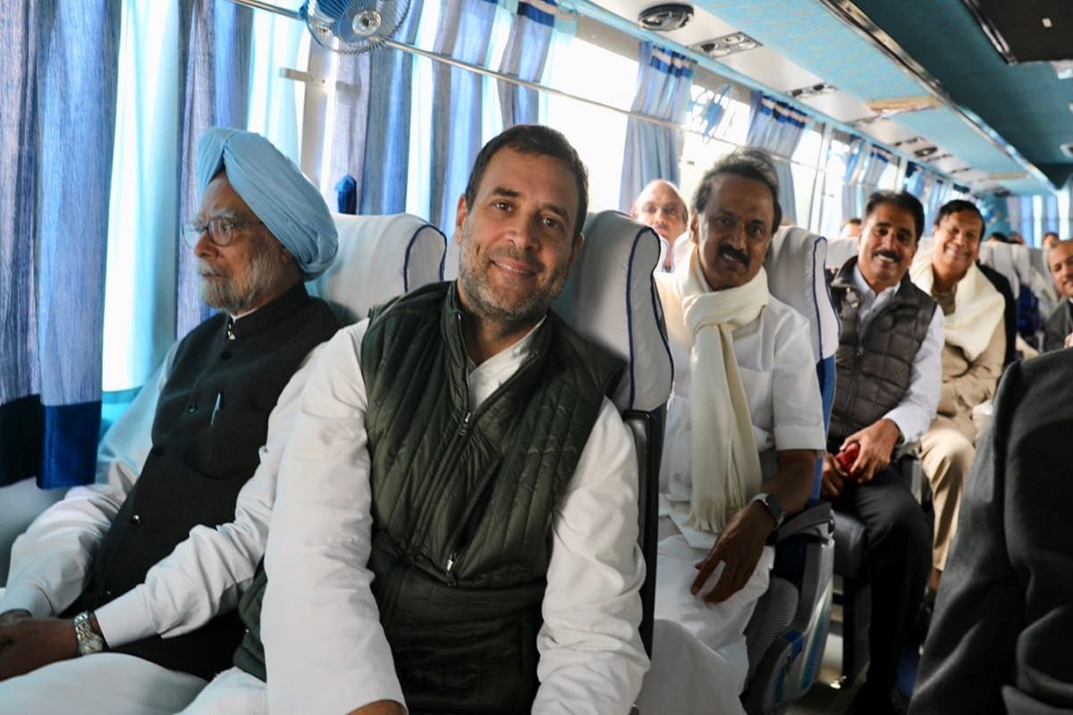 Gehlot oath ceremony united opposition, rahul becoming center of unity