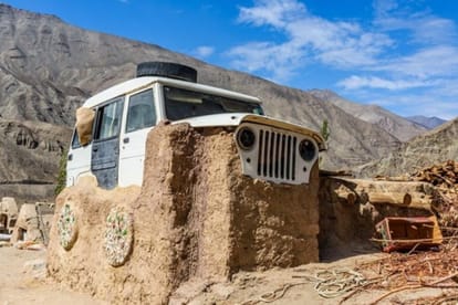 Anand Mahindra Shared a post of sonam wangchuks ladakh institute on his twitter handle
