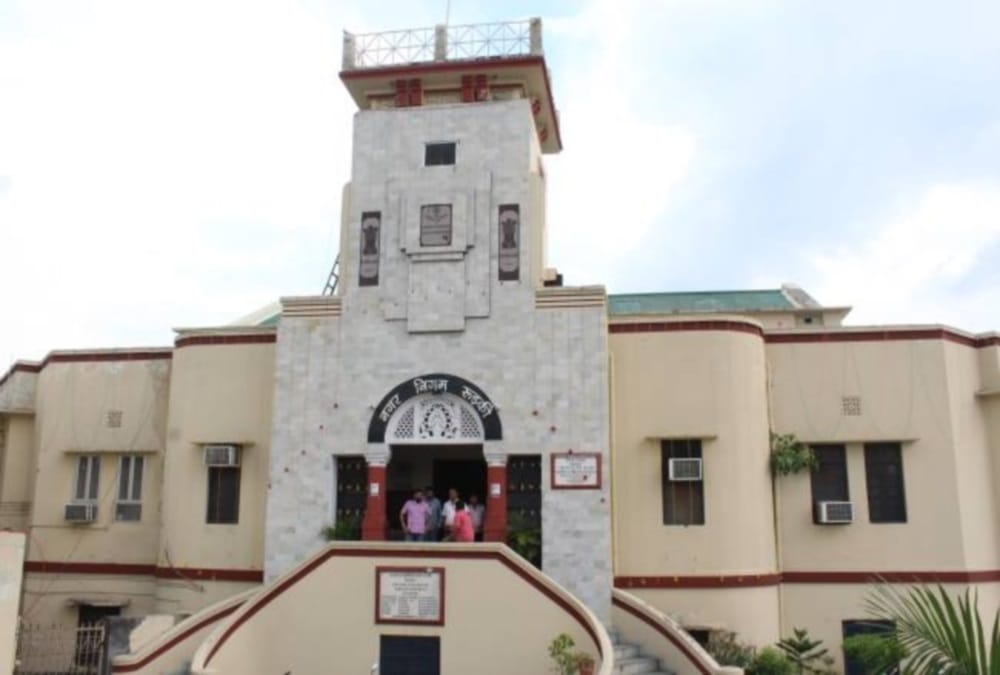 uttarakhand news: Government and Directorate could not shake Assistant Municipal Commissioner of Roorkee