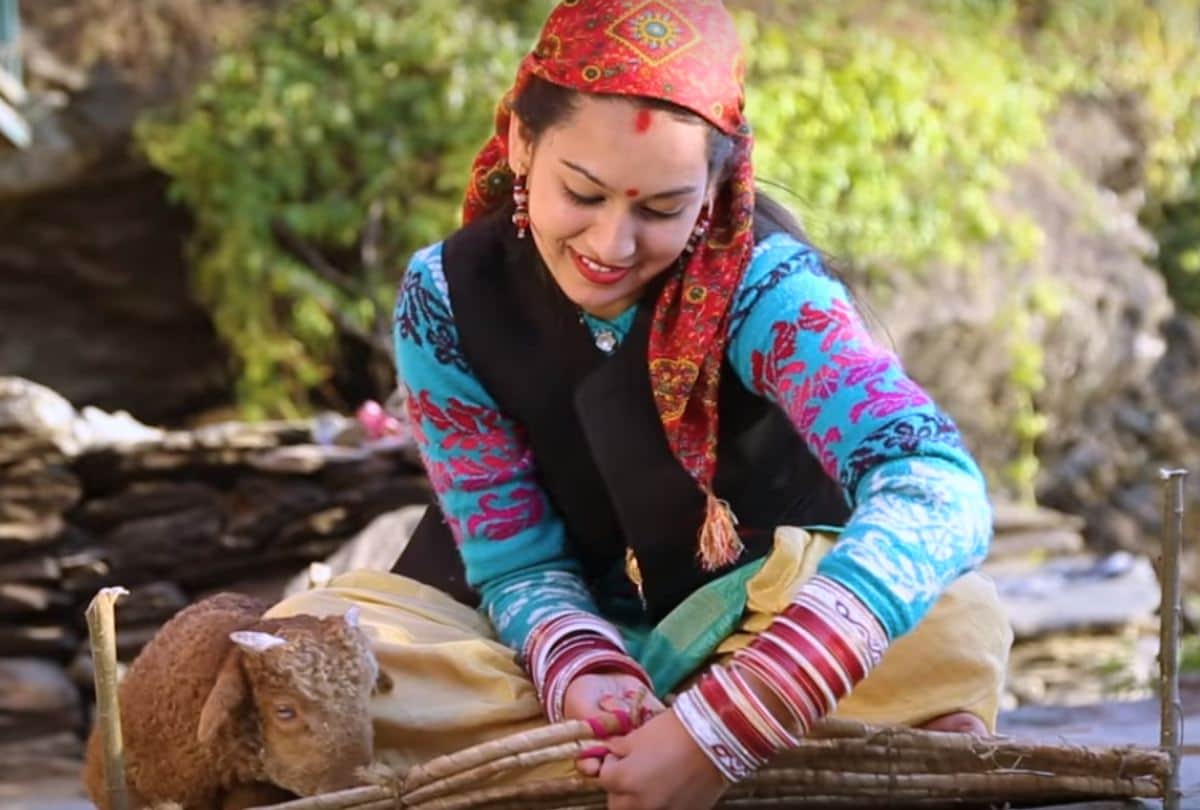 Himachal Folk Dancer Sapna Chauhan Story Mandi Himachal Pradesh