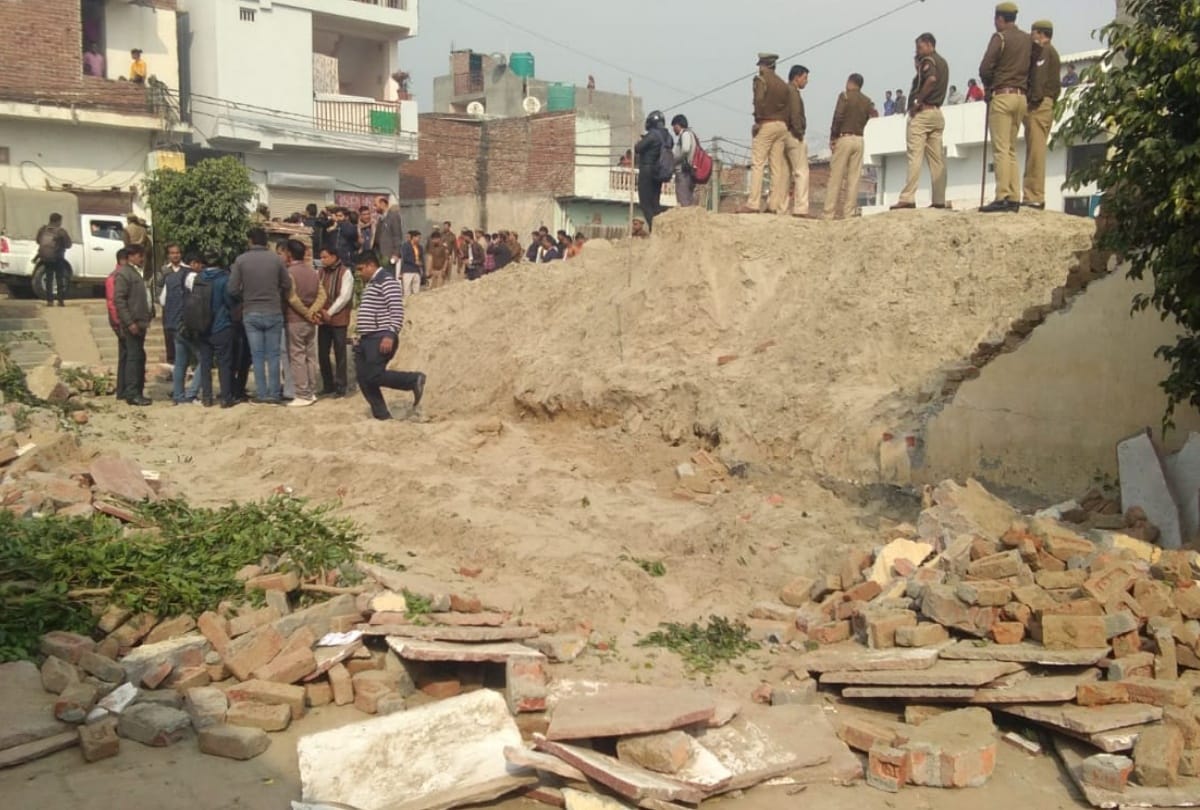 In noida private school wall collapsed 2 students died and all updates