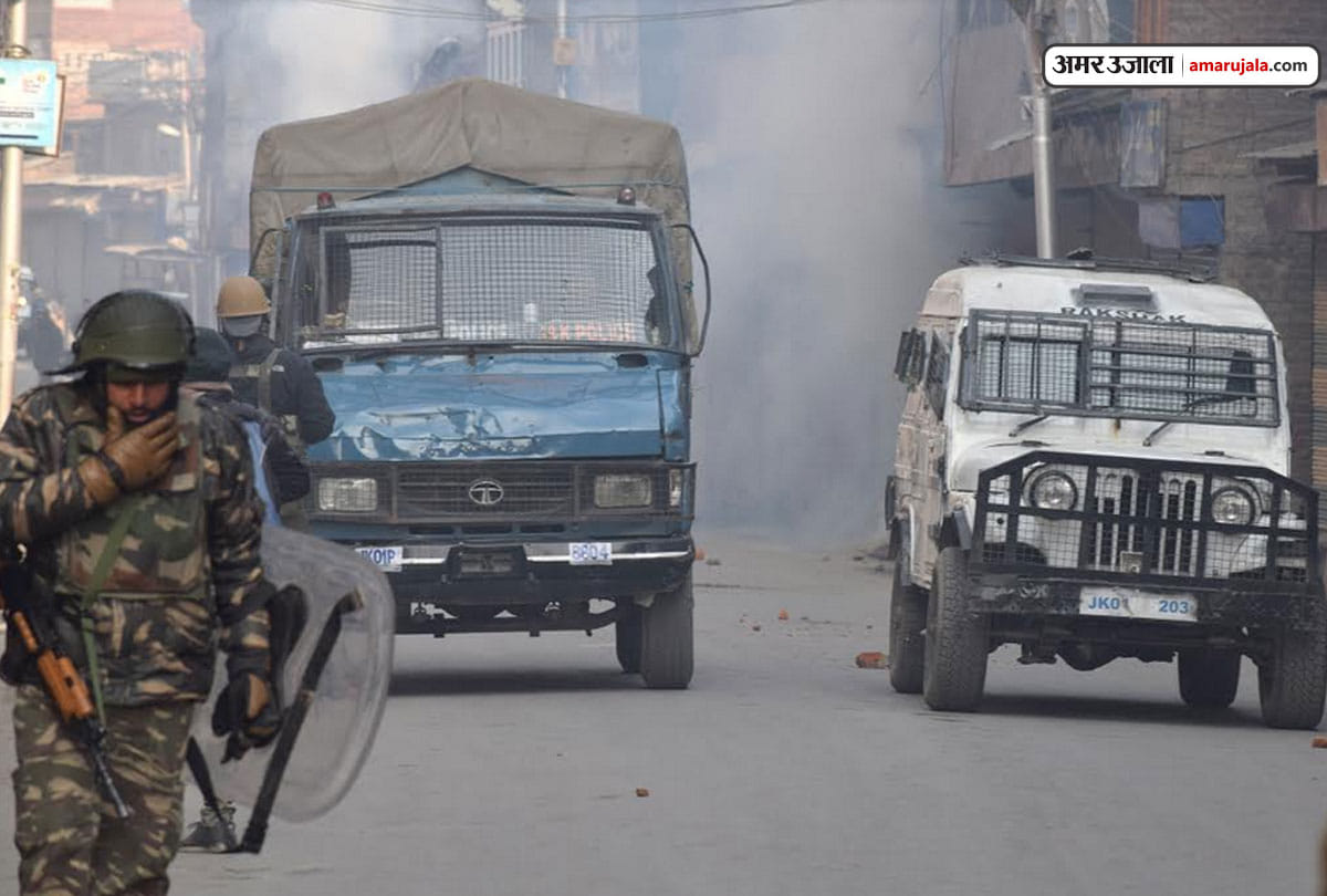 Jammu kashmir Separatists Protest In Srinagar Failed, Mirwaiz Umar Farooq and Yasin Malik detained
