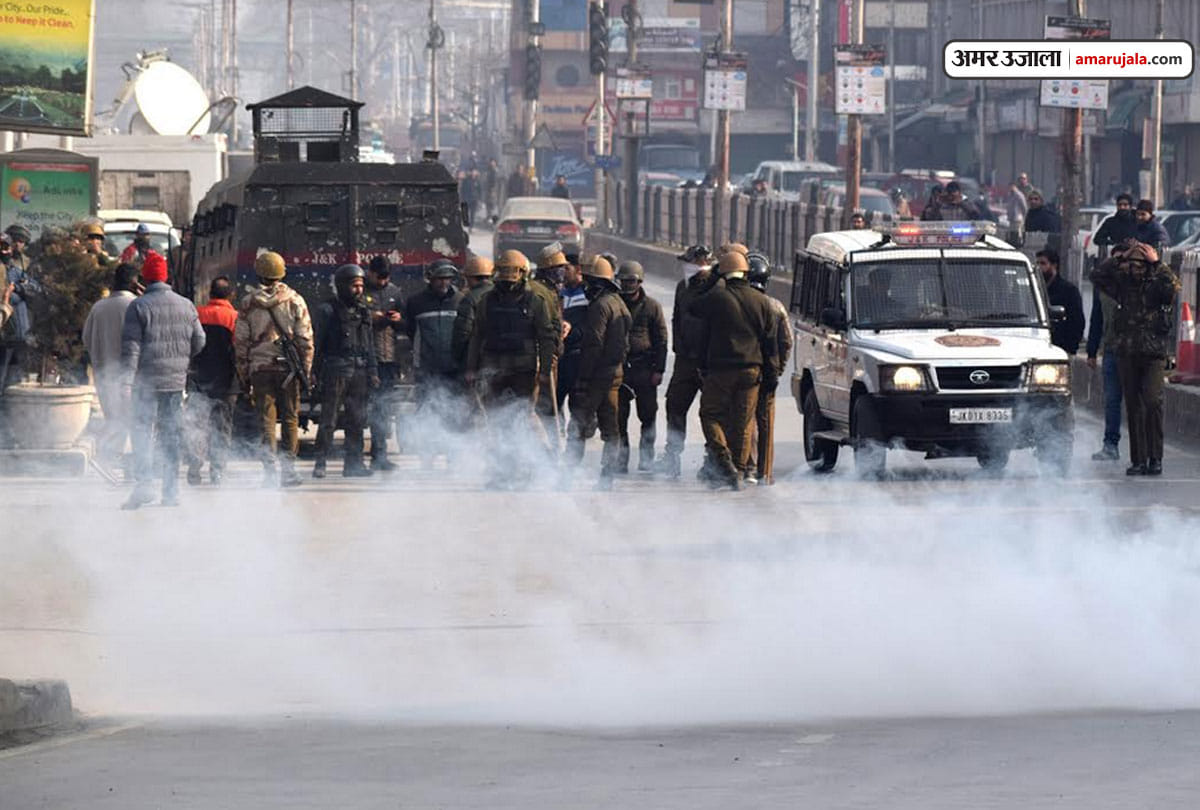 Jammu kashmir Separatists Protest In Srinagar Failed, Mirwaiz Umar Farooq and Yasin Malik detained
