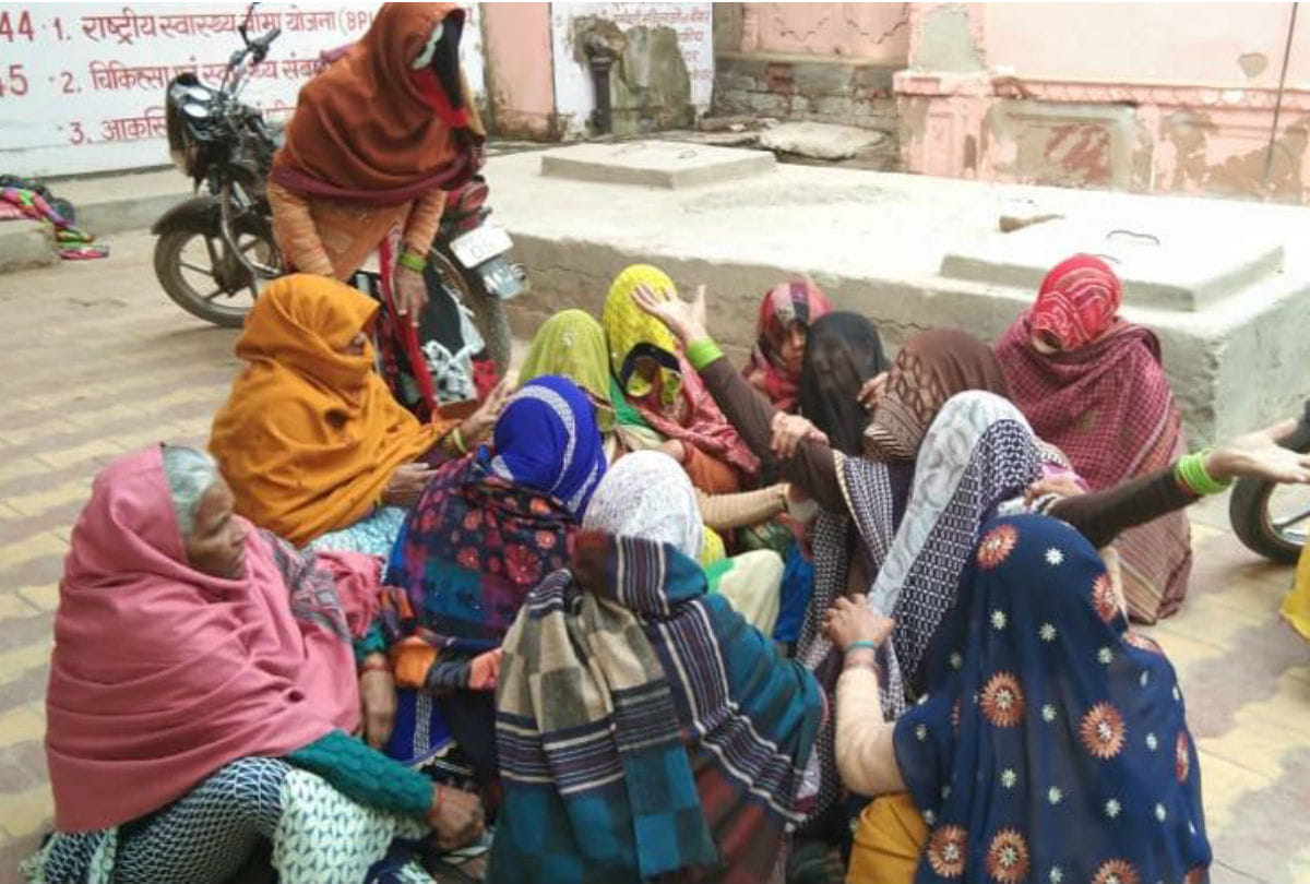 two dies, four injured in truck auto collision in mathura
