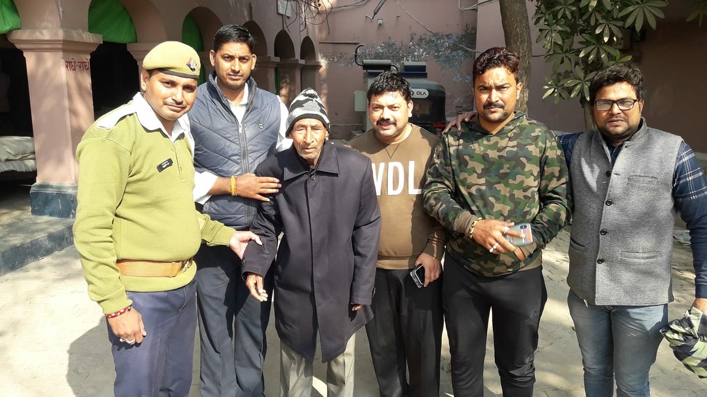 two constable of traffic police done well done job at varanasi