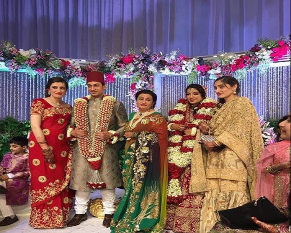 Aimim chief Asaduddin Owaisi daughter to wed Shah Alam grandson