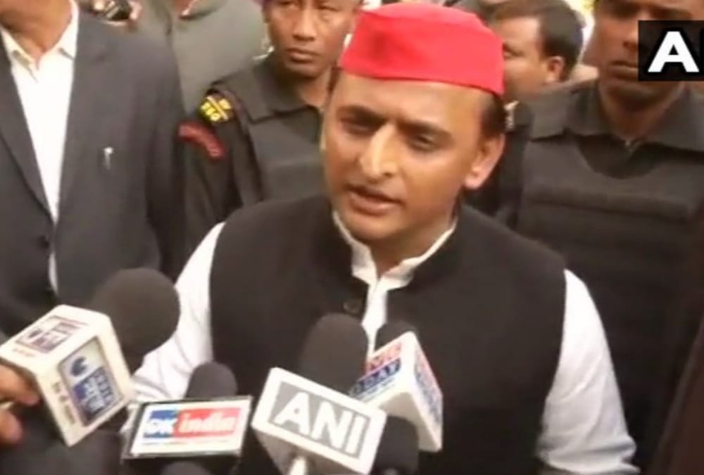 akhilesh yadav comments on proposing rahul gandhi's name for PM.
