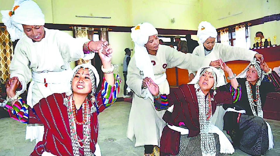 Fun Folk Dances Presented at the Youth Festival