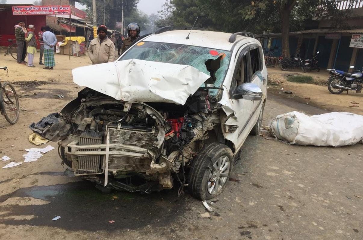 कैंटर ने बाइक सवार को रौंदा, मौत