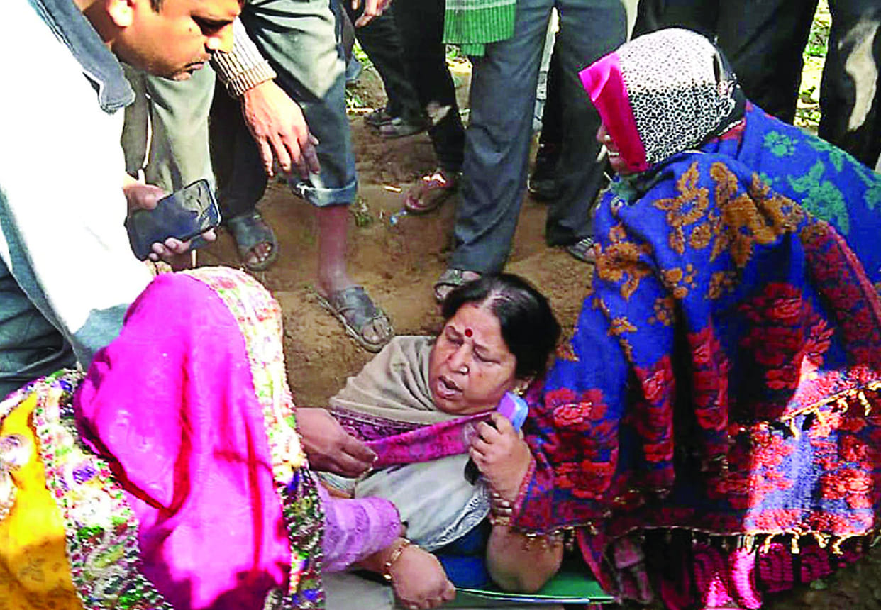 Former MLA of SP sitting in the pit of Samadhi